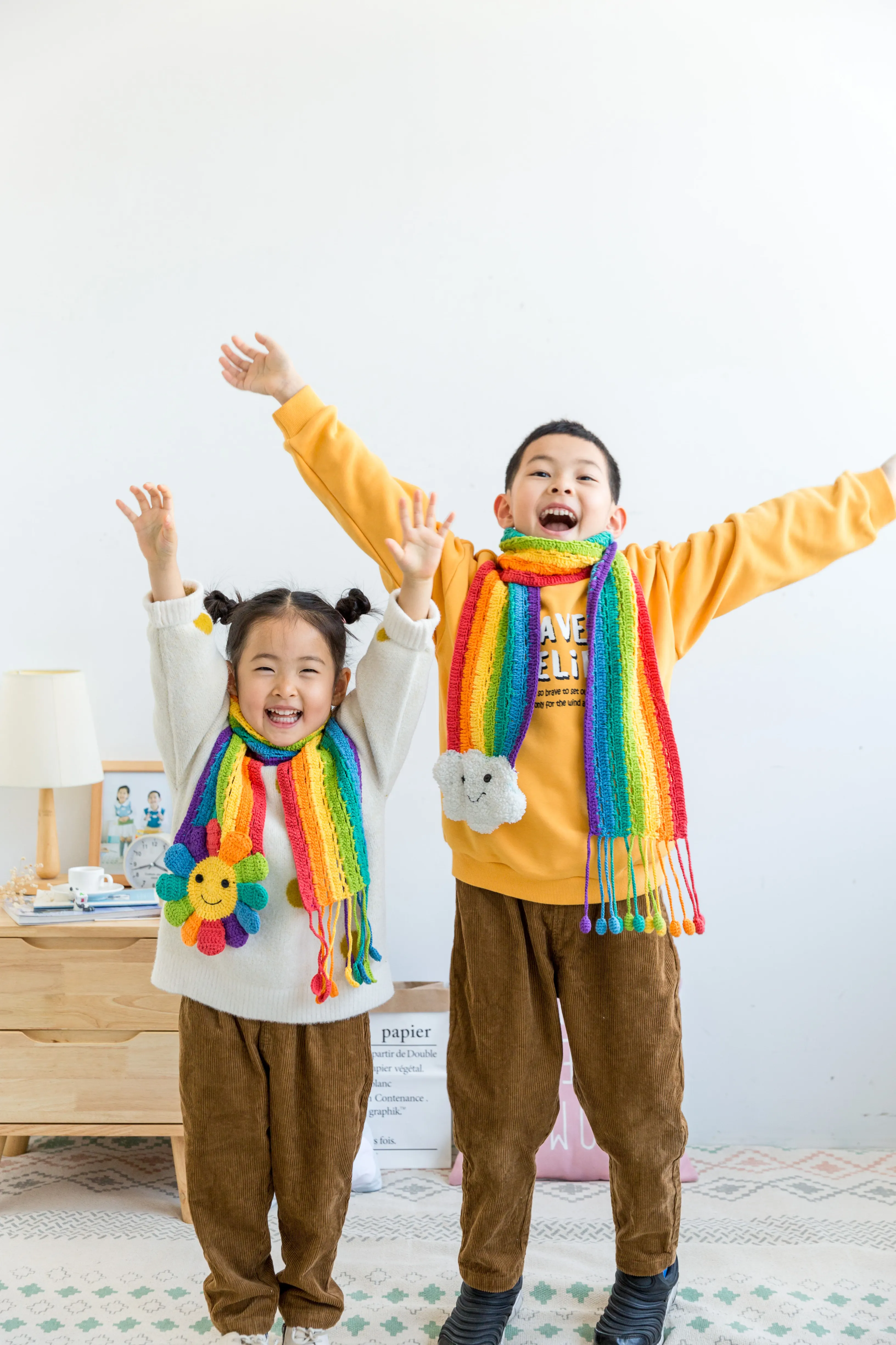 Rainbow Daisy Scarf crochet tutorial