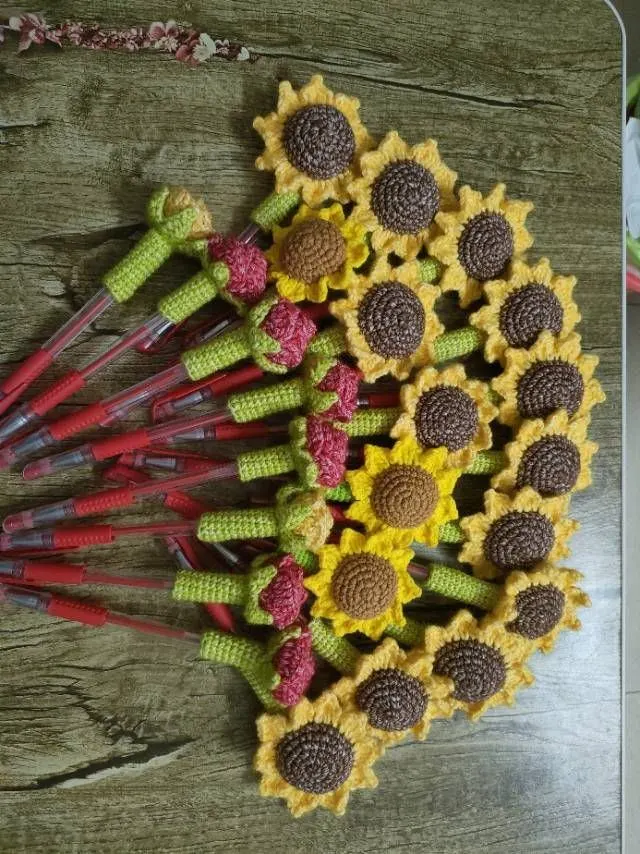 向日葵笔套, a crochet project shared by 小雪儿