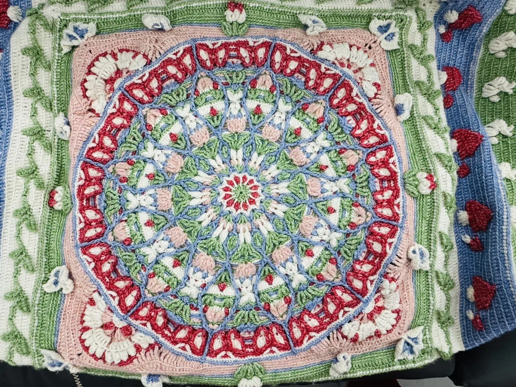 零零散散五个月钩完的, a crochet project shared by 只只是只小猴子
