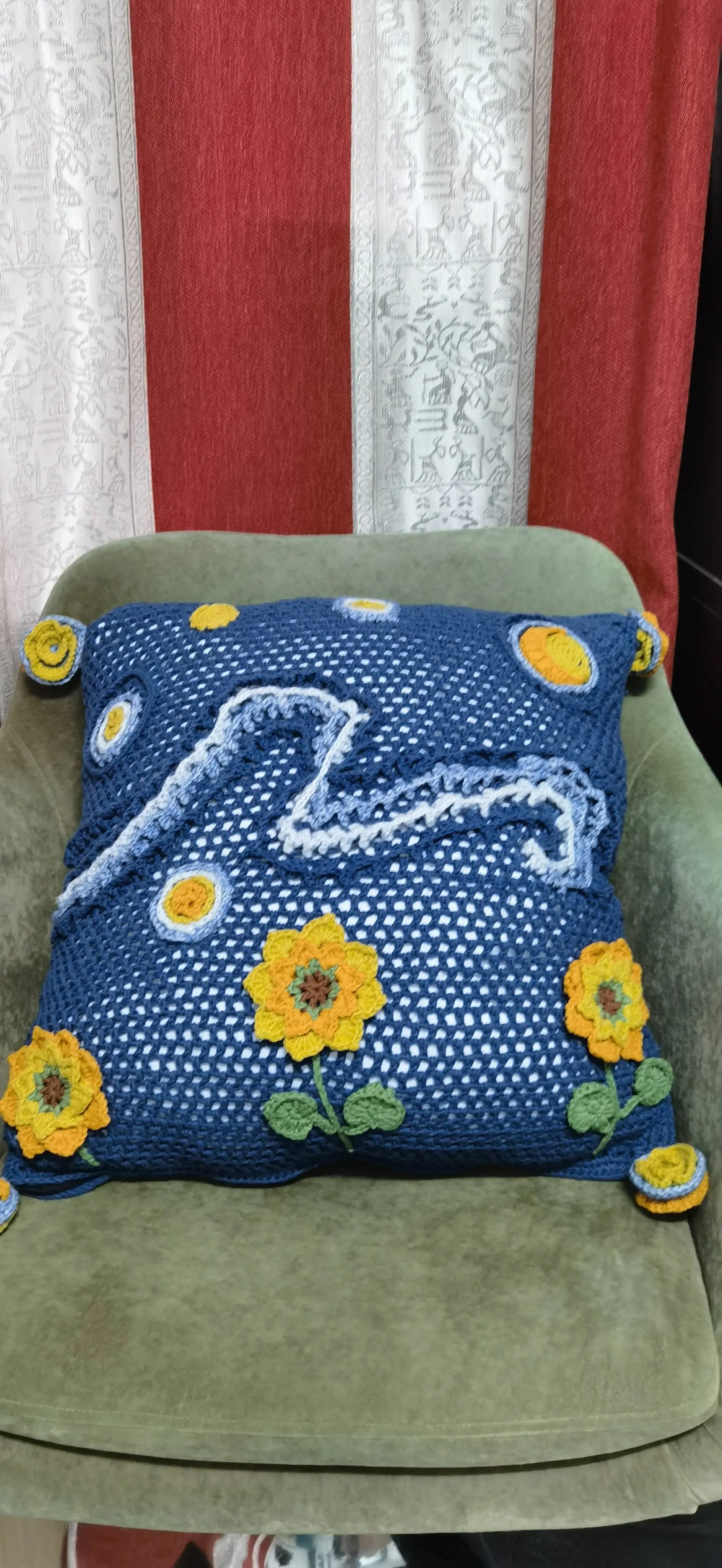 《致敬》星空抱枕, a crochet project shared by 温润海风