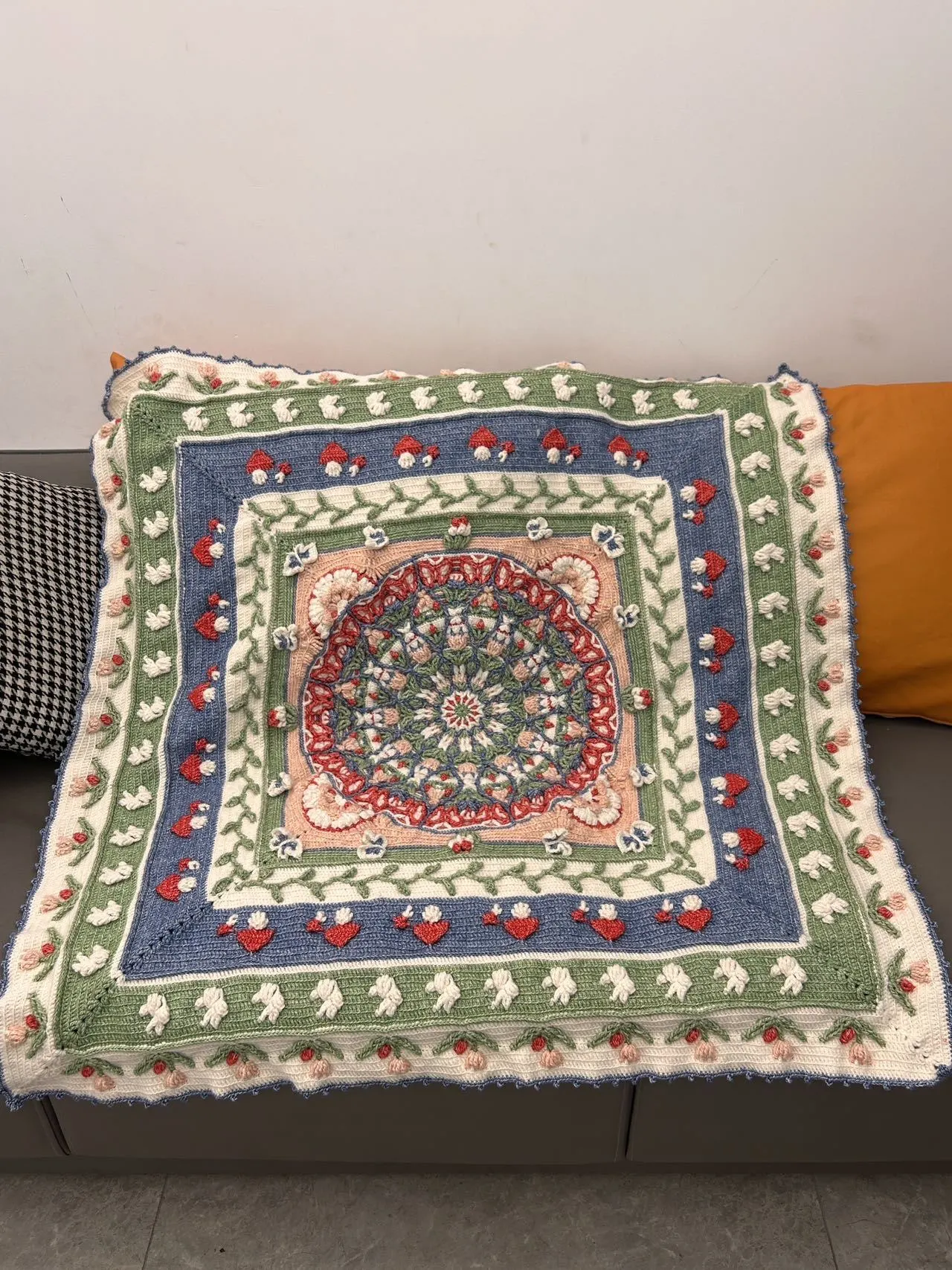 爱丽丝的仙境毯, a crochet project shared by 砧板上的鱼头