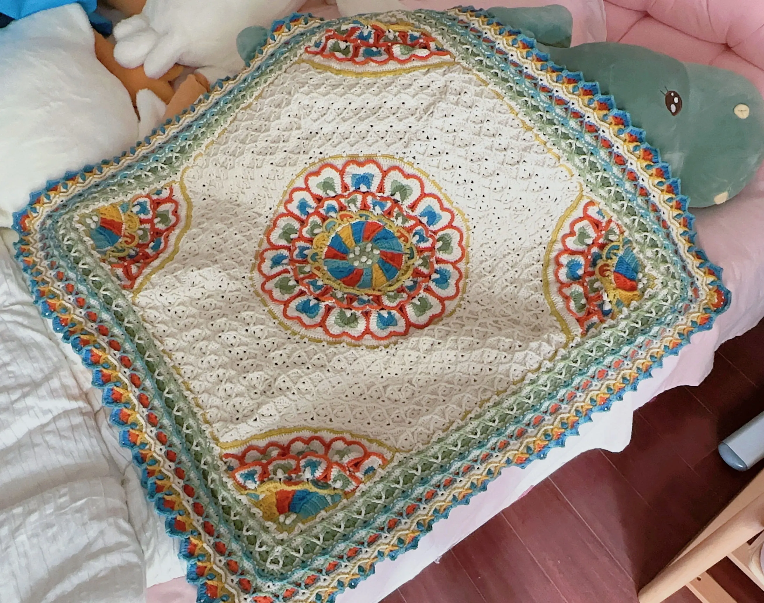 飞天色轮莲花毯, a crochet project shared by 叼着奶瓶去逛街
