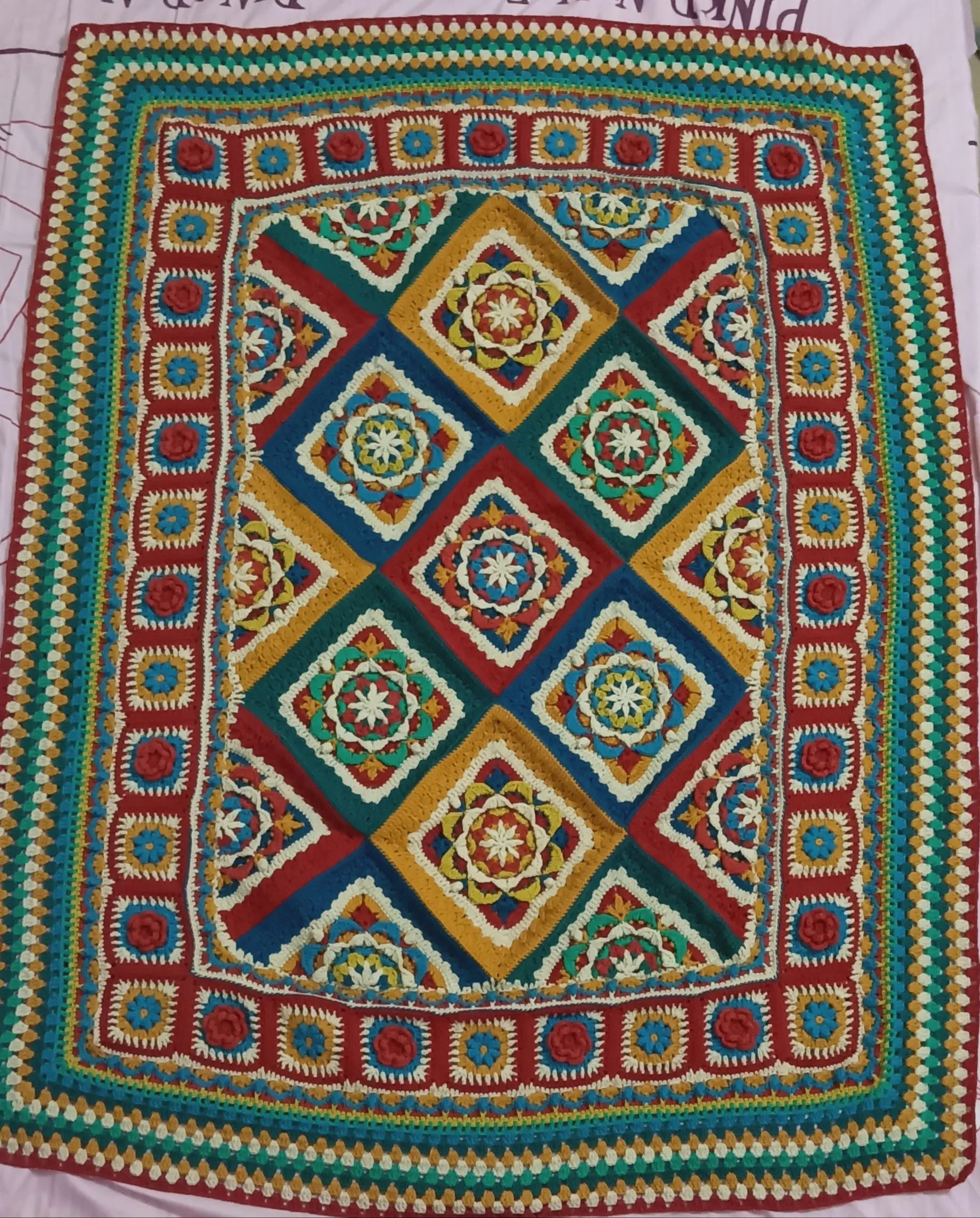 剩线把毯子加大了, a crochet project shared by 欢乐马