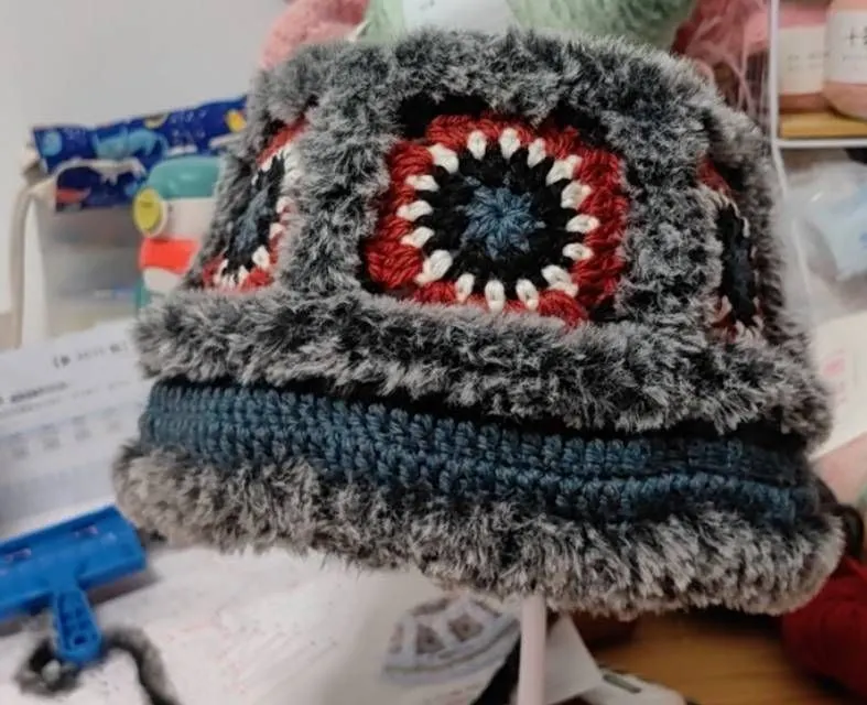 线不够用了，就凑合用别的颜色，哈哈, a crochet project shared by 逗比
