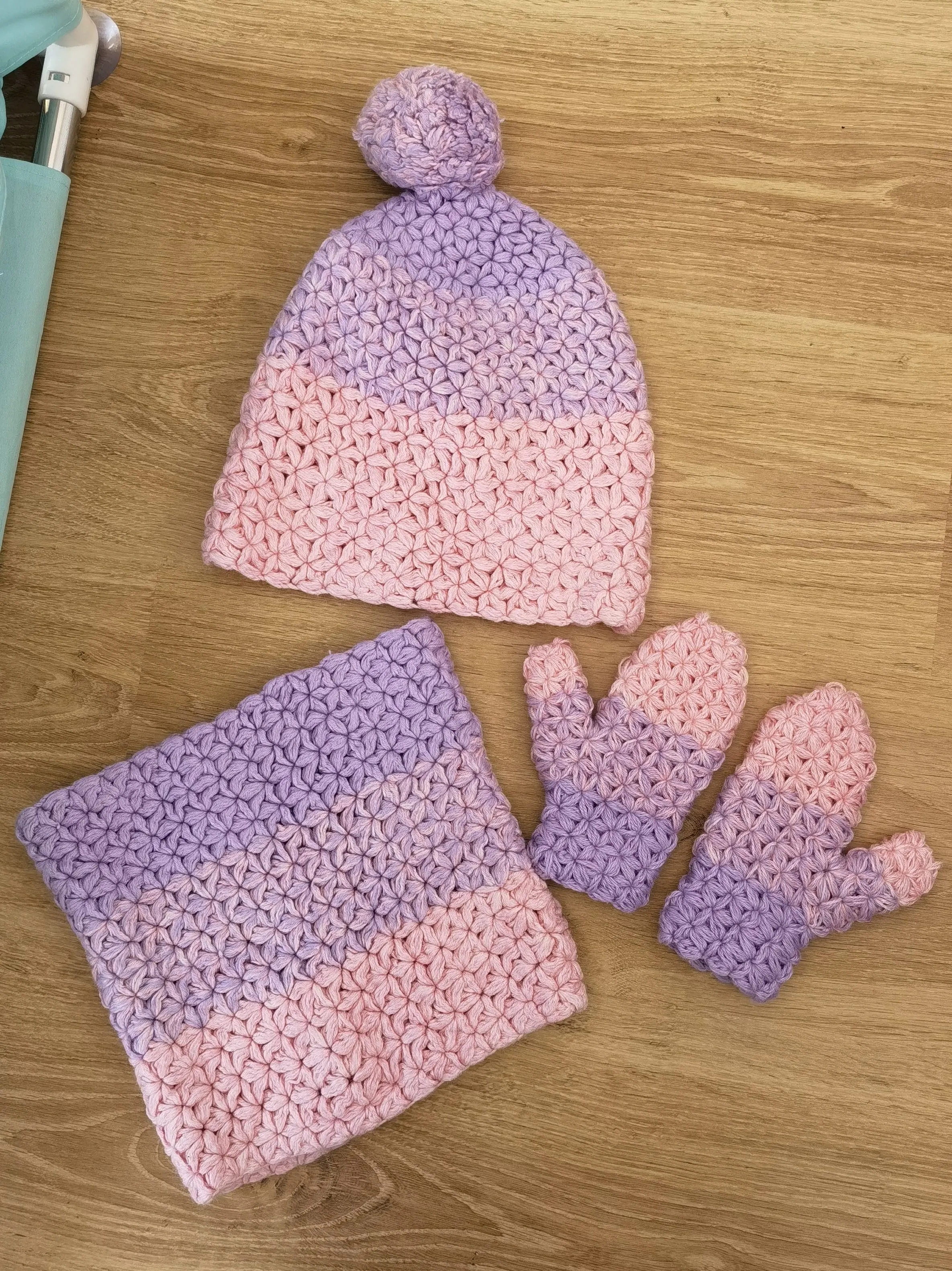 小苍兰三件套, a crochet project shared by 穗
