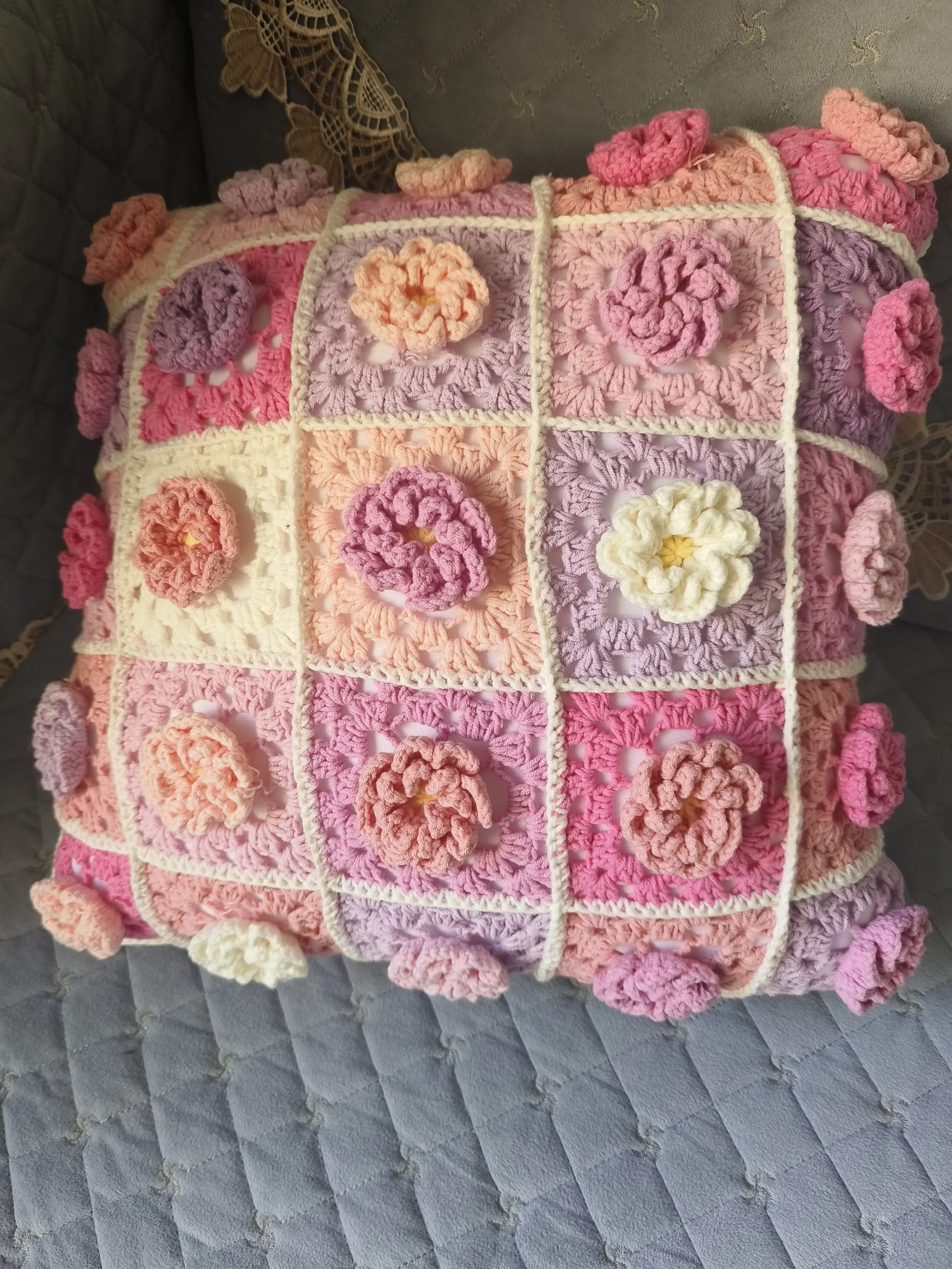 木芙蓉花抱枕, a crochet project shared by 鱼鱼