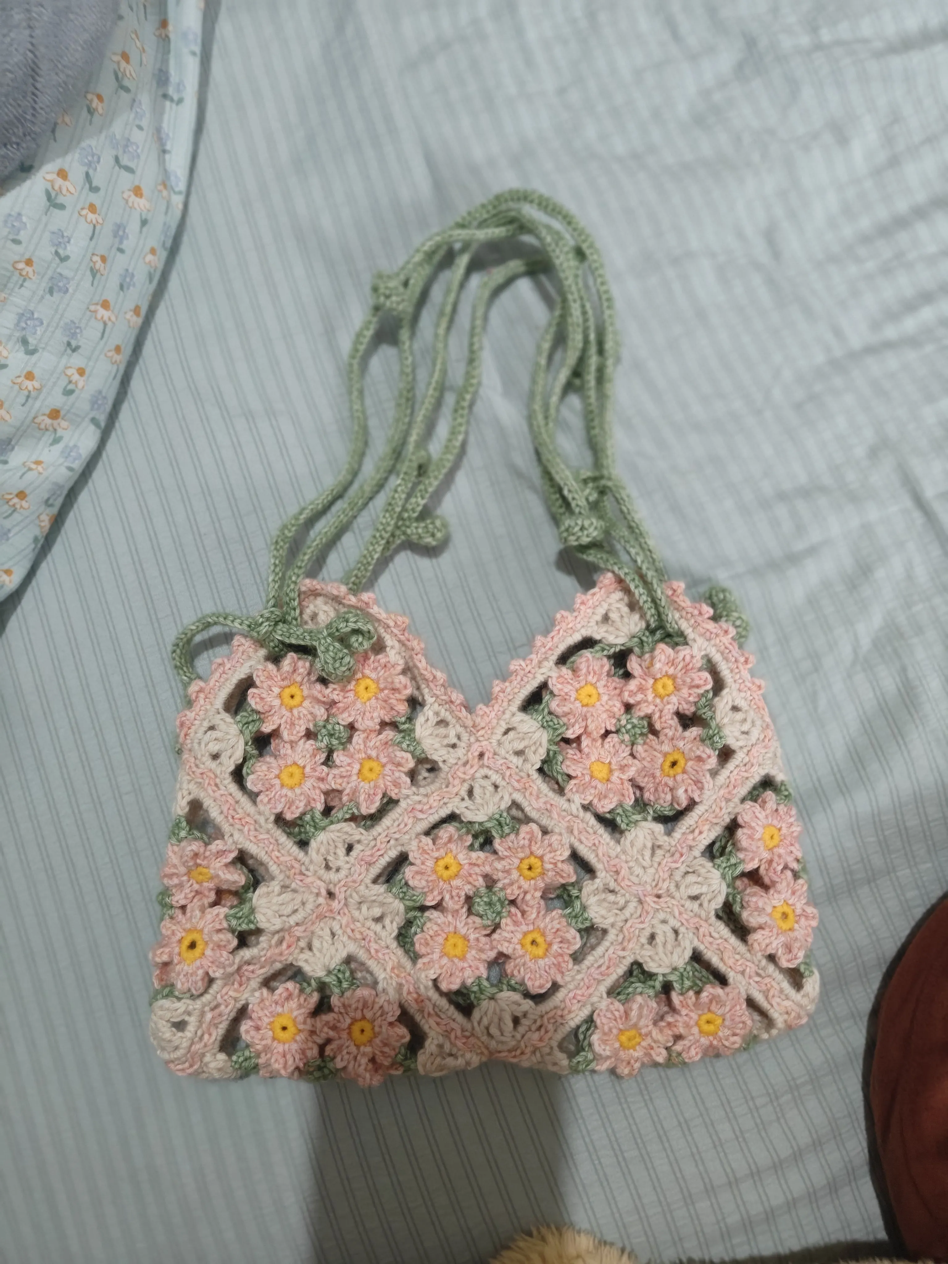 断断续续一周终于搞完了 美丽, a crochet project shared by 好想吃火锅