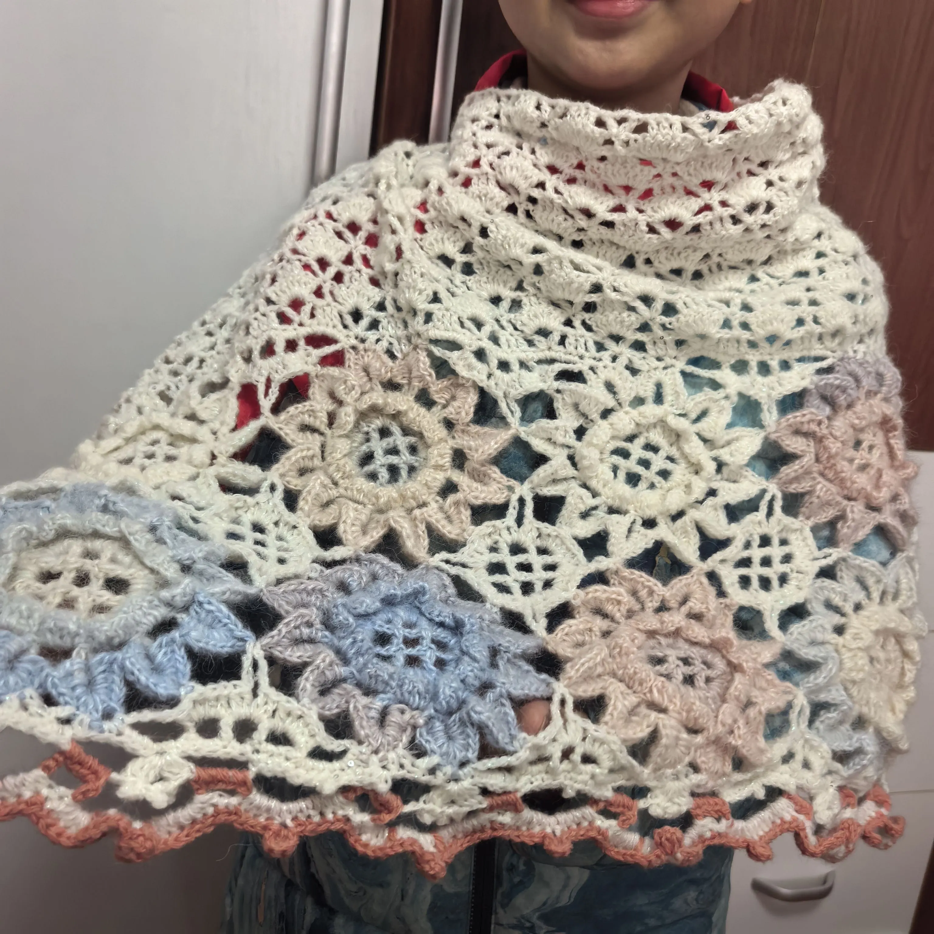 向阳披肩, a crochet project shared by @@