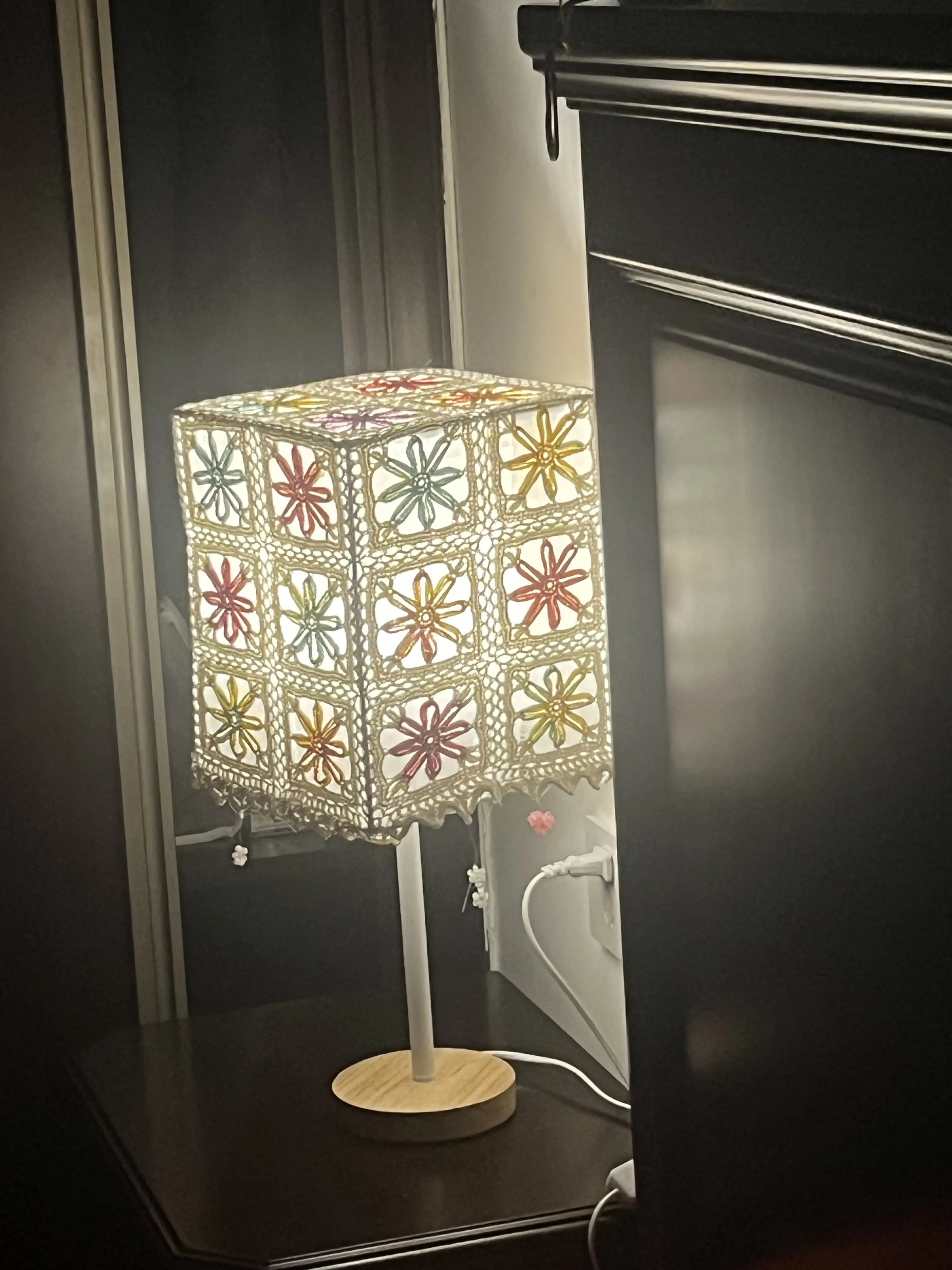 台灯，照亮生活的美, a crochet project shared by 妈妈说名字不好听