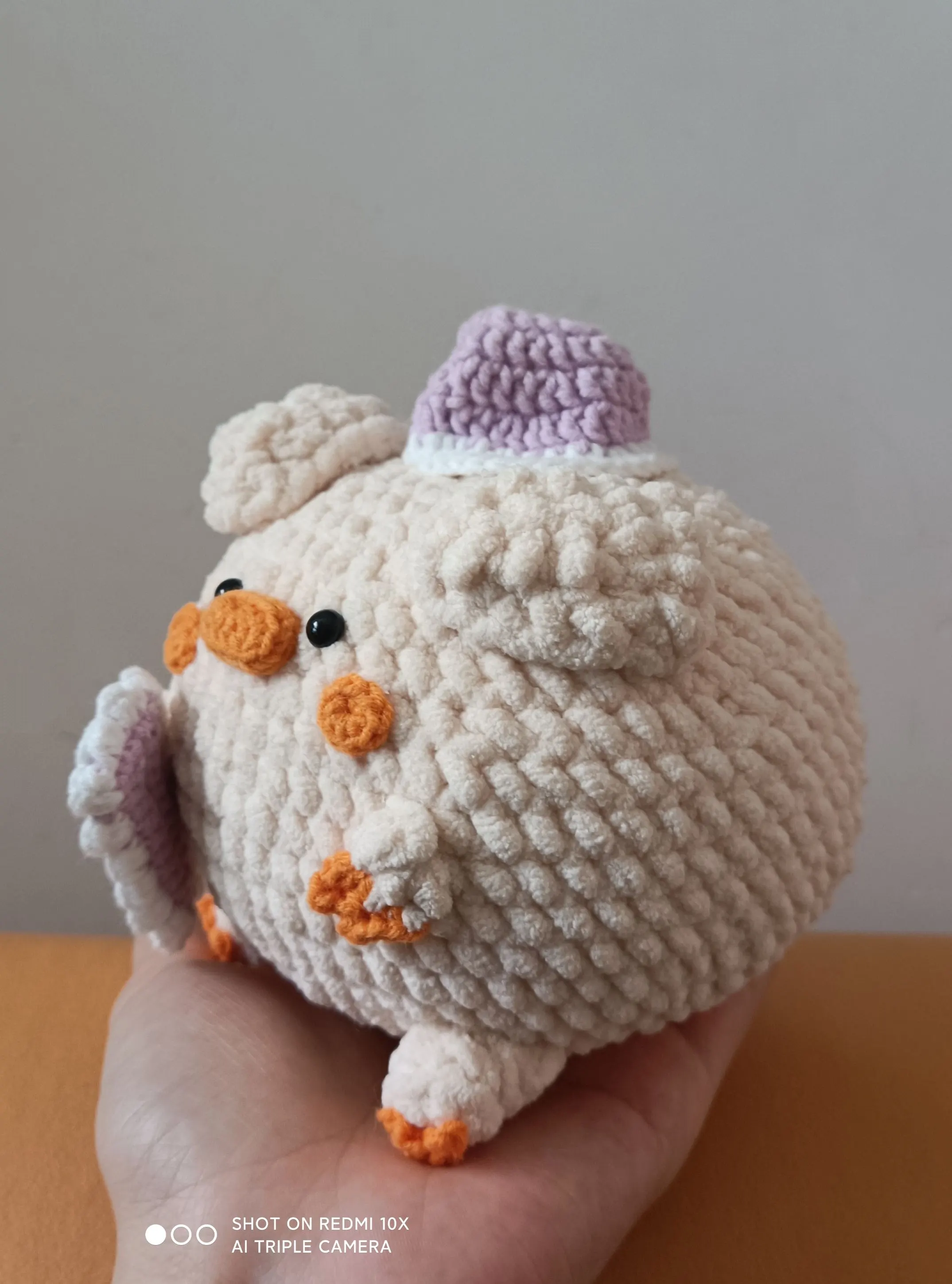 制作过程出了点事故，不过不影响它继续可爱/:,@-D，哈哈哈, a crochet project shared by @-@