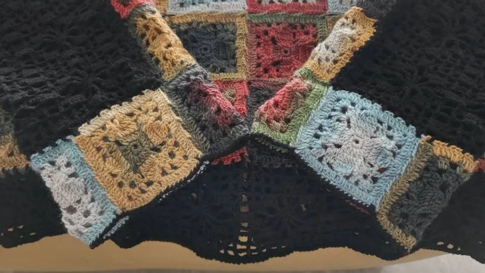 玉彩开衫, a crochet project shared by 冬日夏云