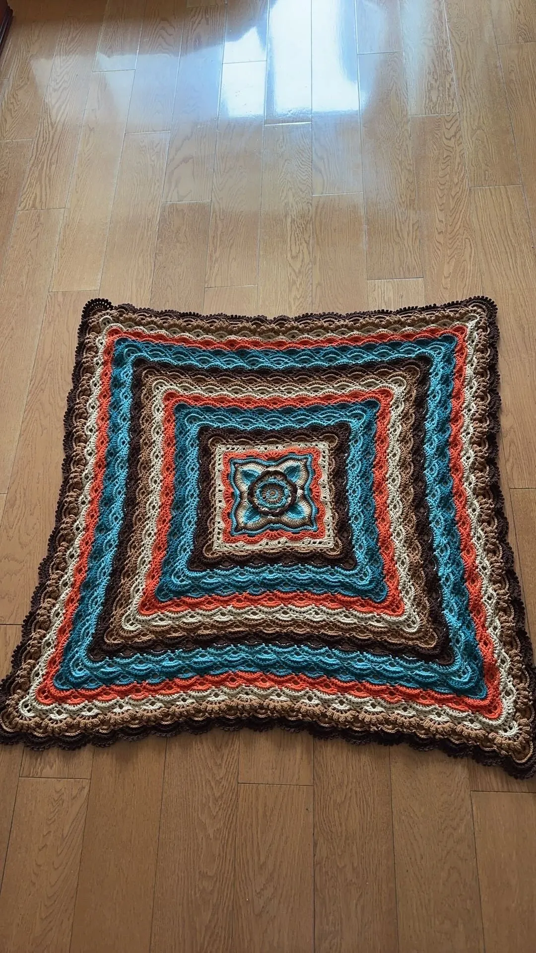 第一次钩毯子, a crochet project shared by 💫