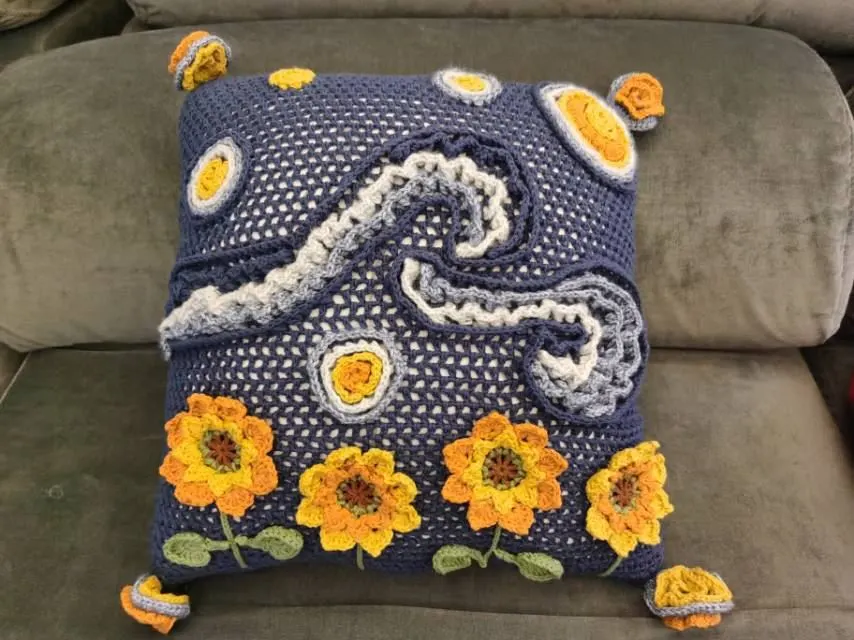 星月抱枕, a crochet project shared by 星辰