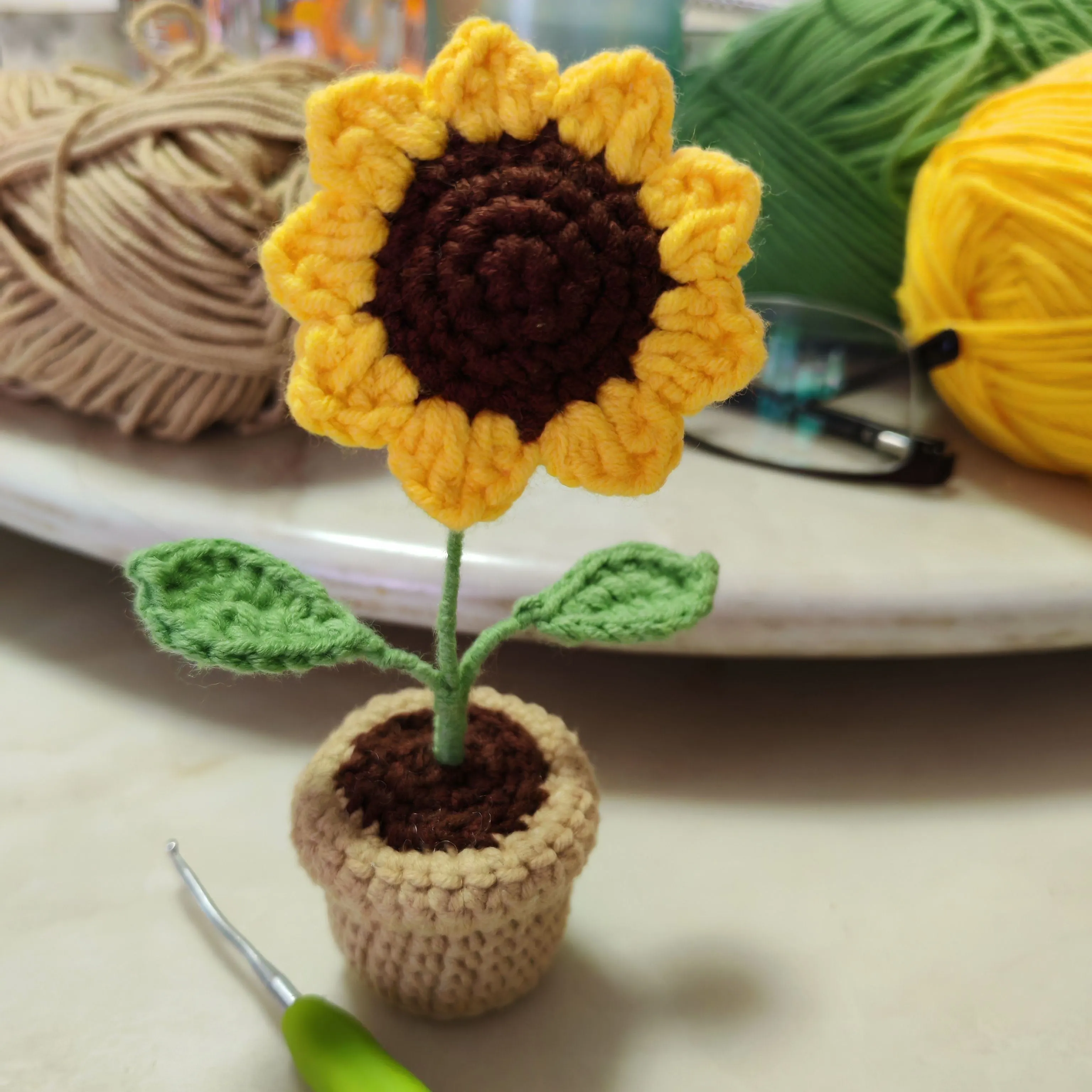 迷你向日葵盆栽, a crochet project shared by 指尖娟织