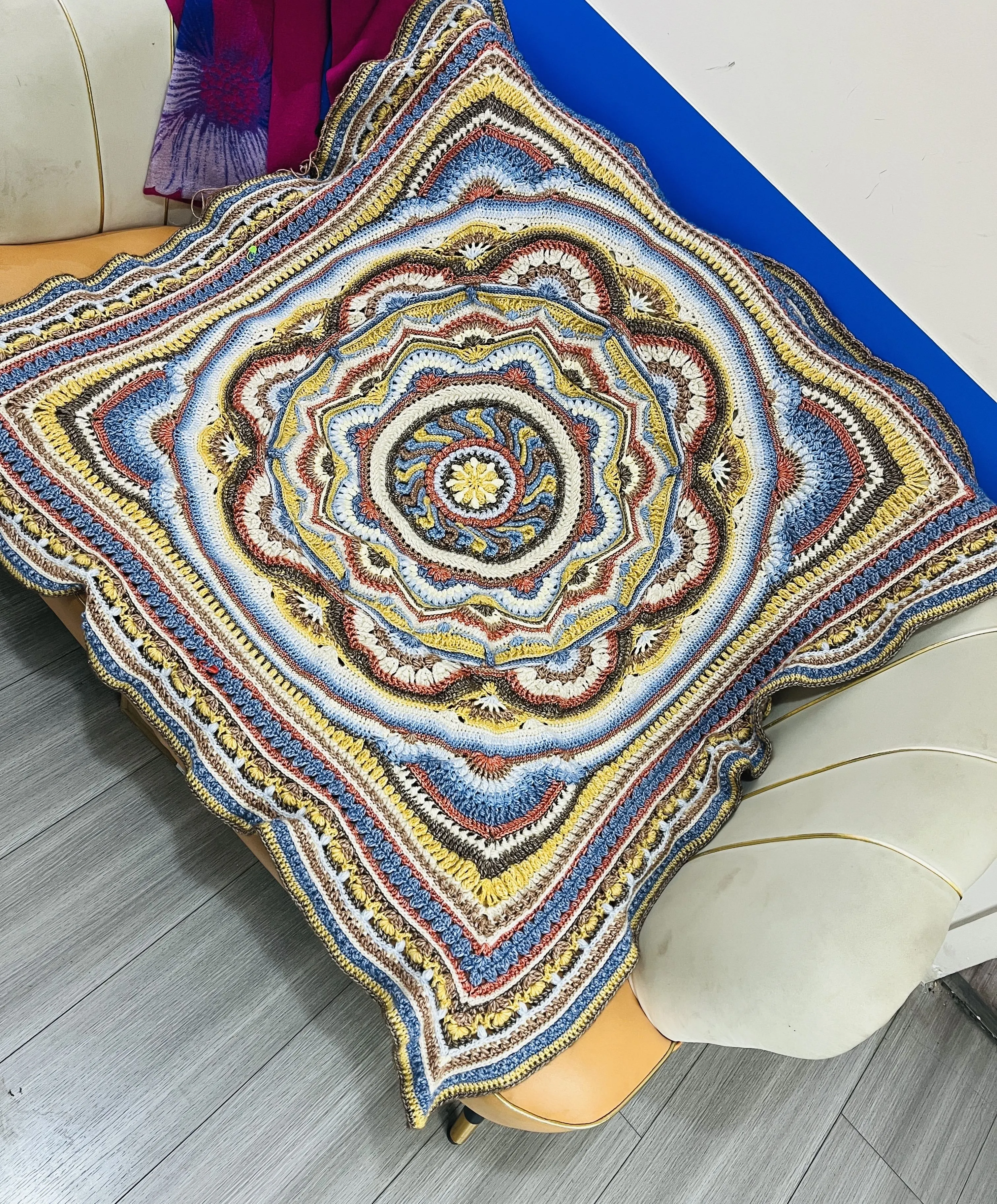 完成又一毯子, a crochet project shared by Community maker