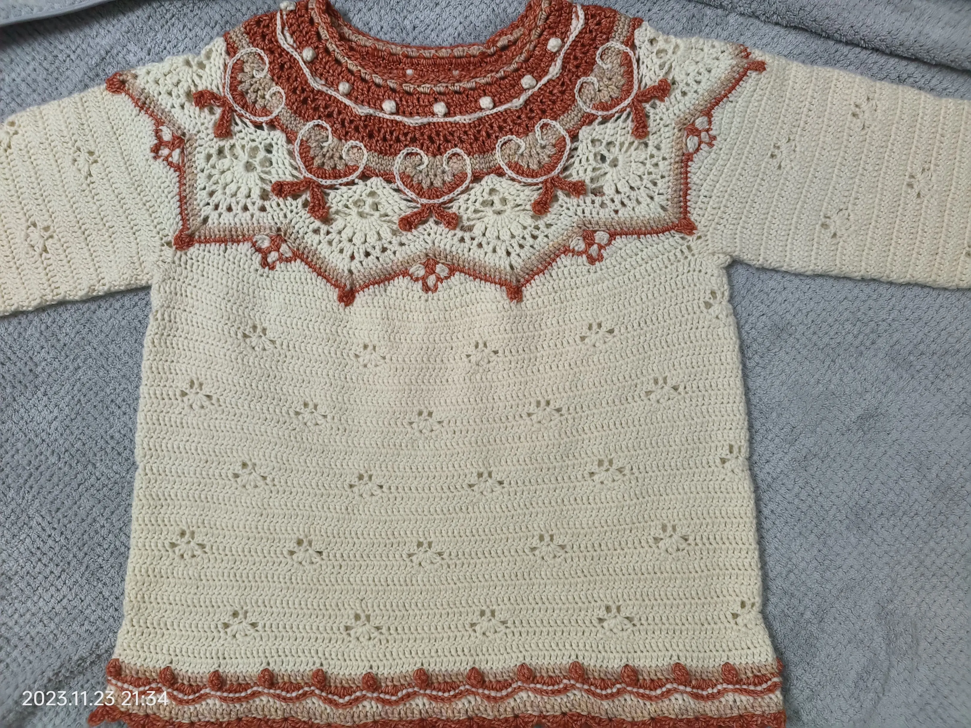 ヾ(･ω･*)ﾉ织了一件毛衣, a crochet project shared by 小葱伴豆酱