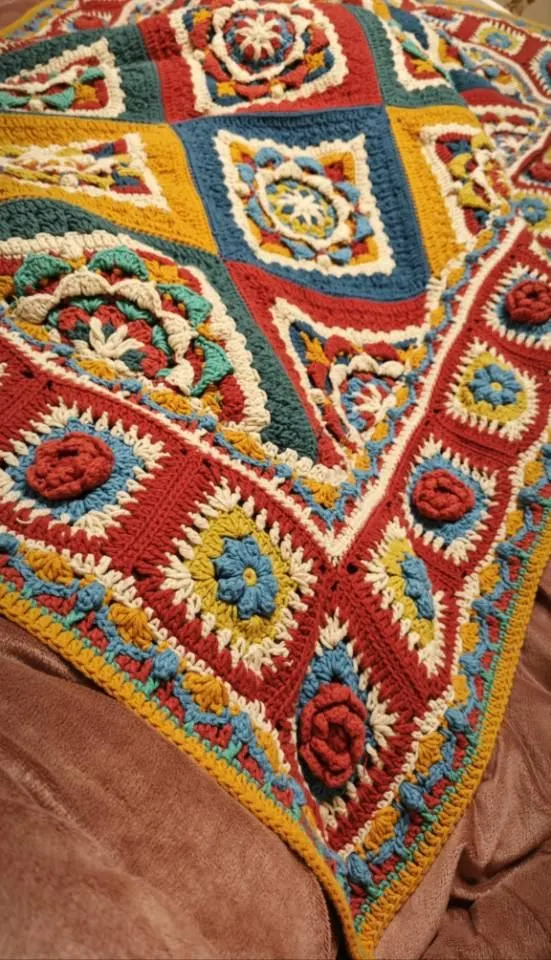 花卉毯, a crochet project shared by 体贴的旧时光