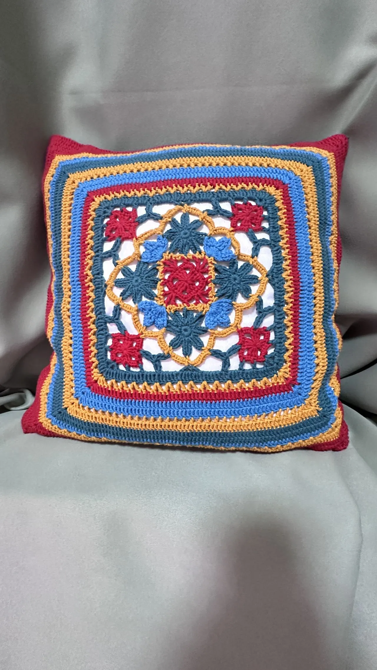 晓窗翻盖抱枕套, a crochet project shared by 敏姐