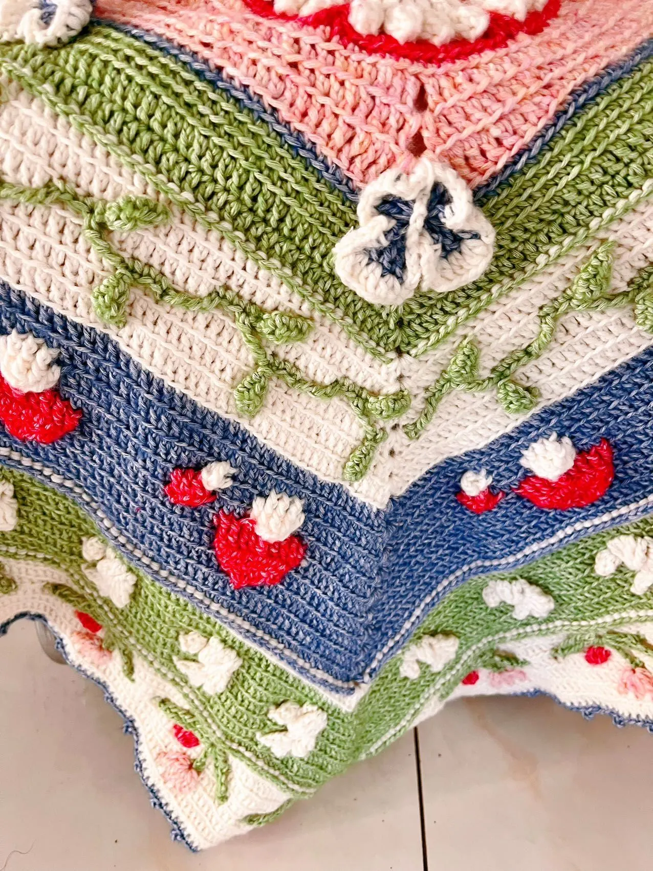 又get 一个毯毯，哦耶！, a crochet project shared by 🌙月下妖