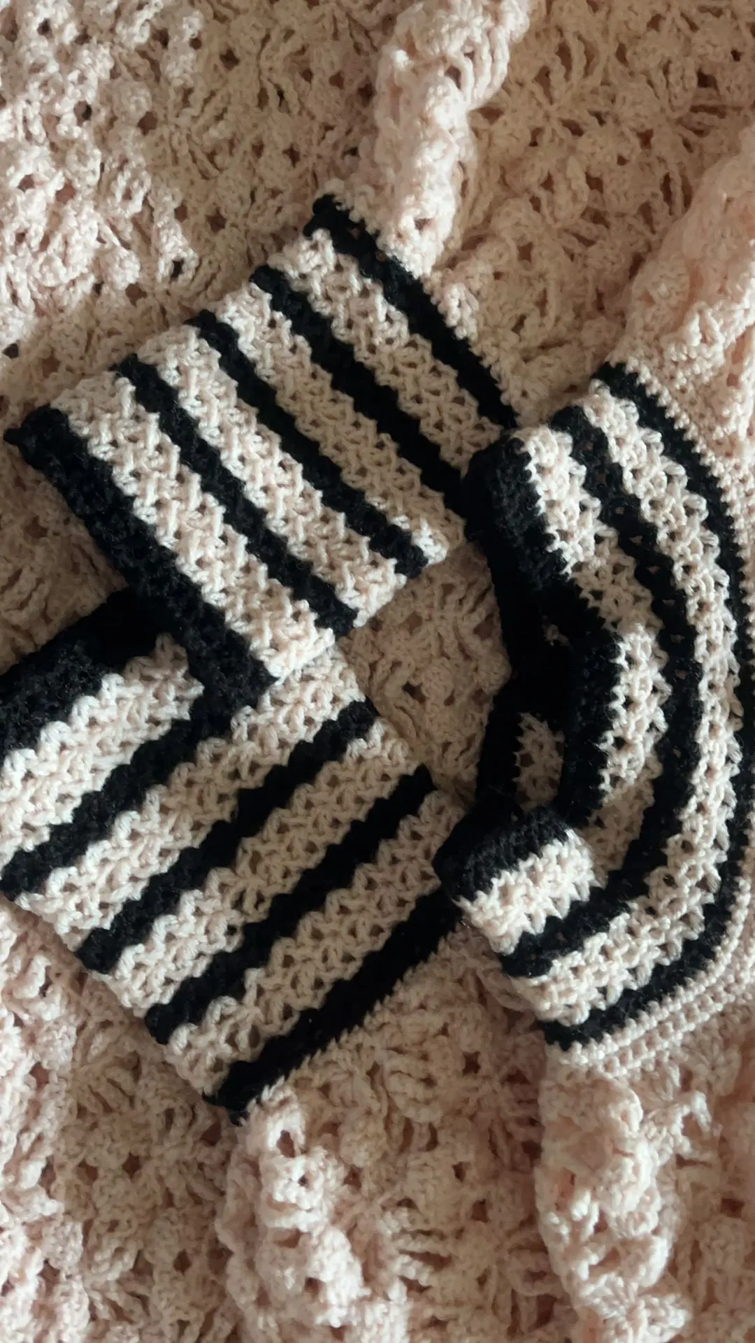柏雅毛衣，成品很漂亮，过程很痛苦😣, a crochet project shared by 赵胖儿