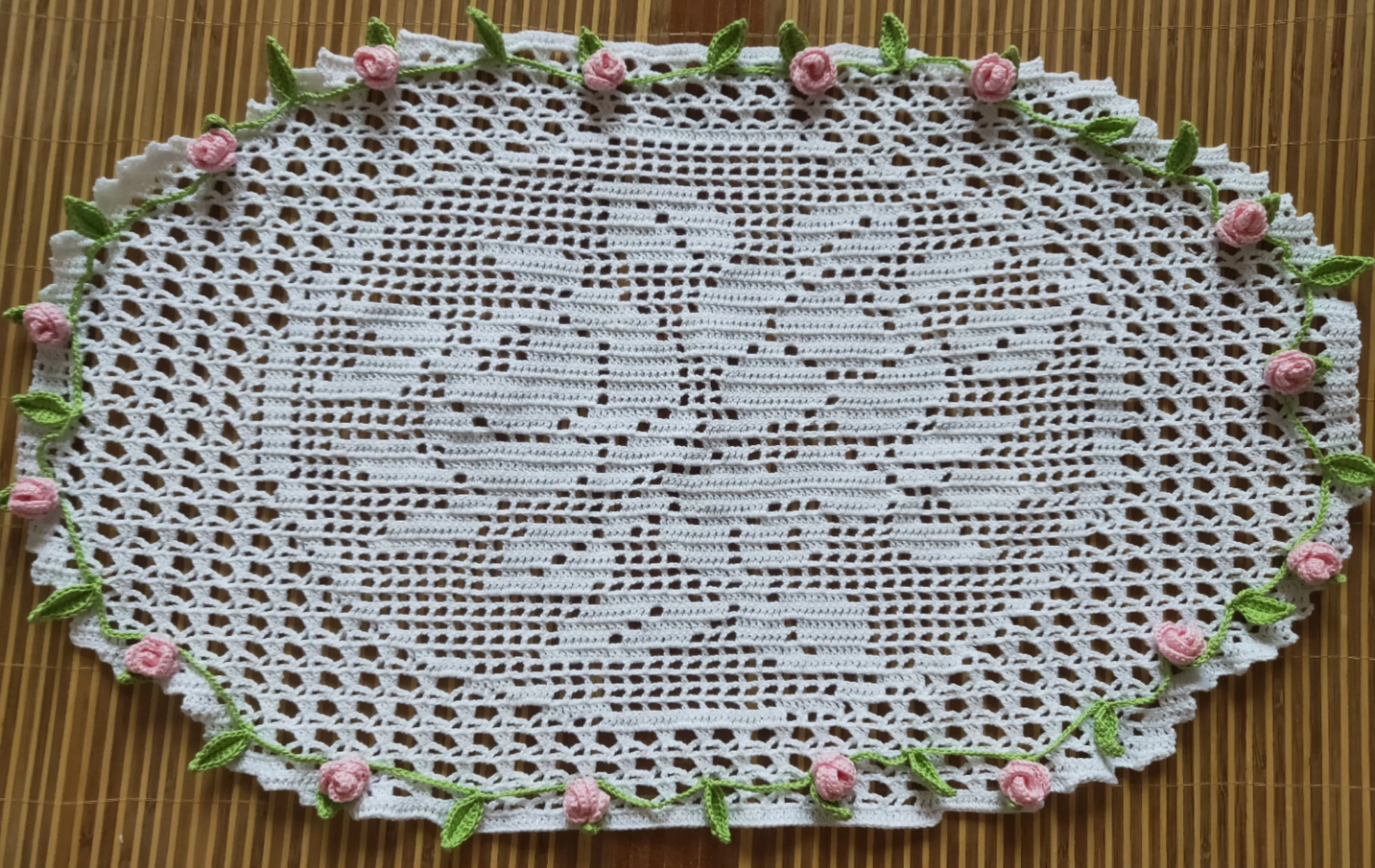 玫瑰。◕‿◕。🌹, a crochet project shared by Go-go 萍