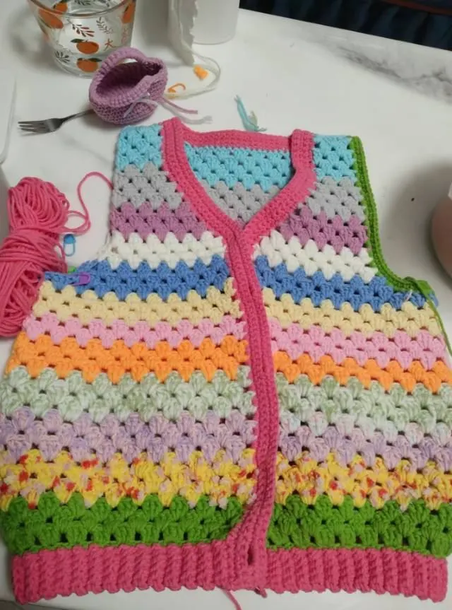 第一次钩小马甲, a crochet project shared by 小白