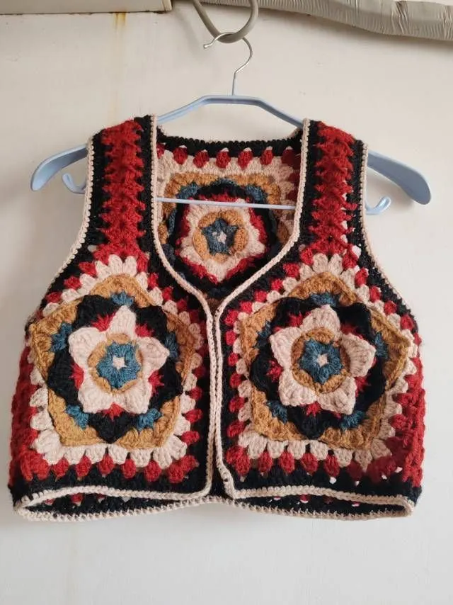 椿野马甲, a crochet project shared by 快乐的大胖纸