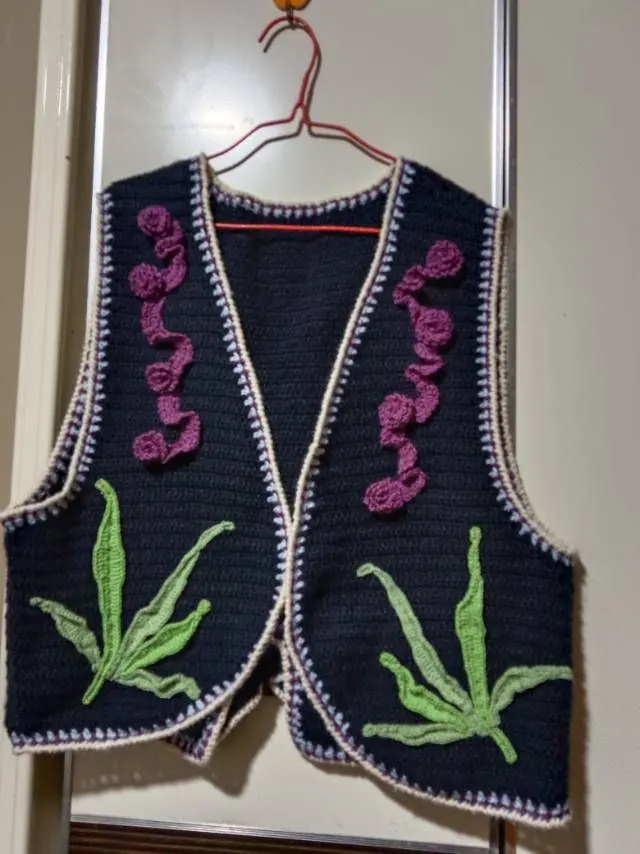 鸢尾背心完工, a crochet project shared by 虎姐