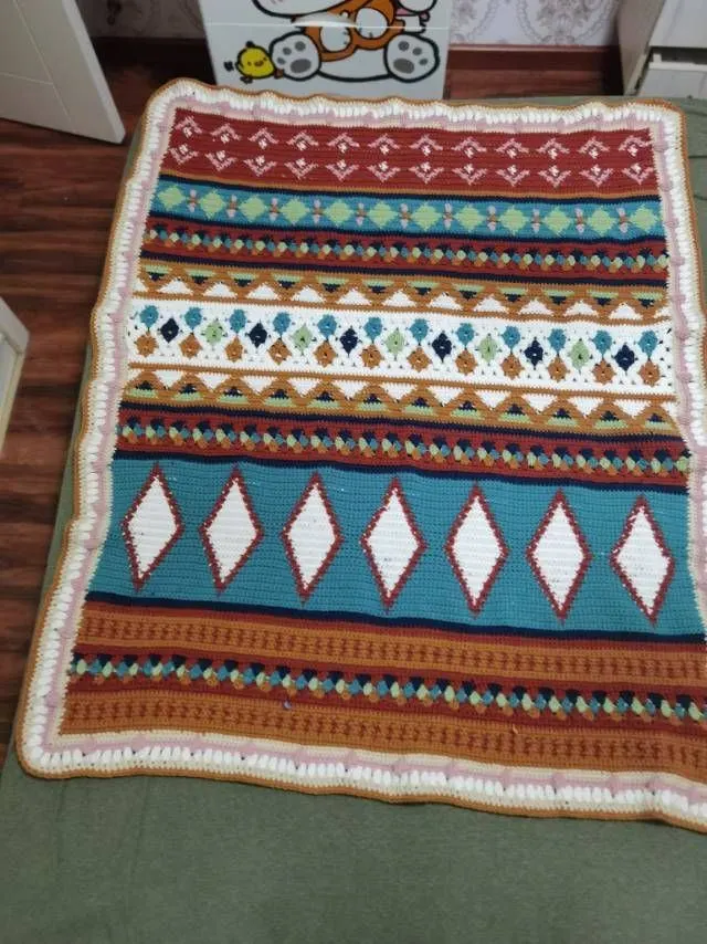我的毯子终于钩好了，用了差不多一个月, a crochet project shared by Lily