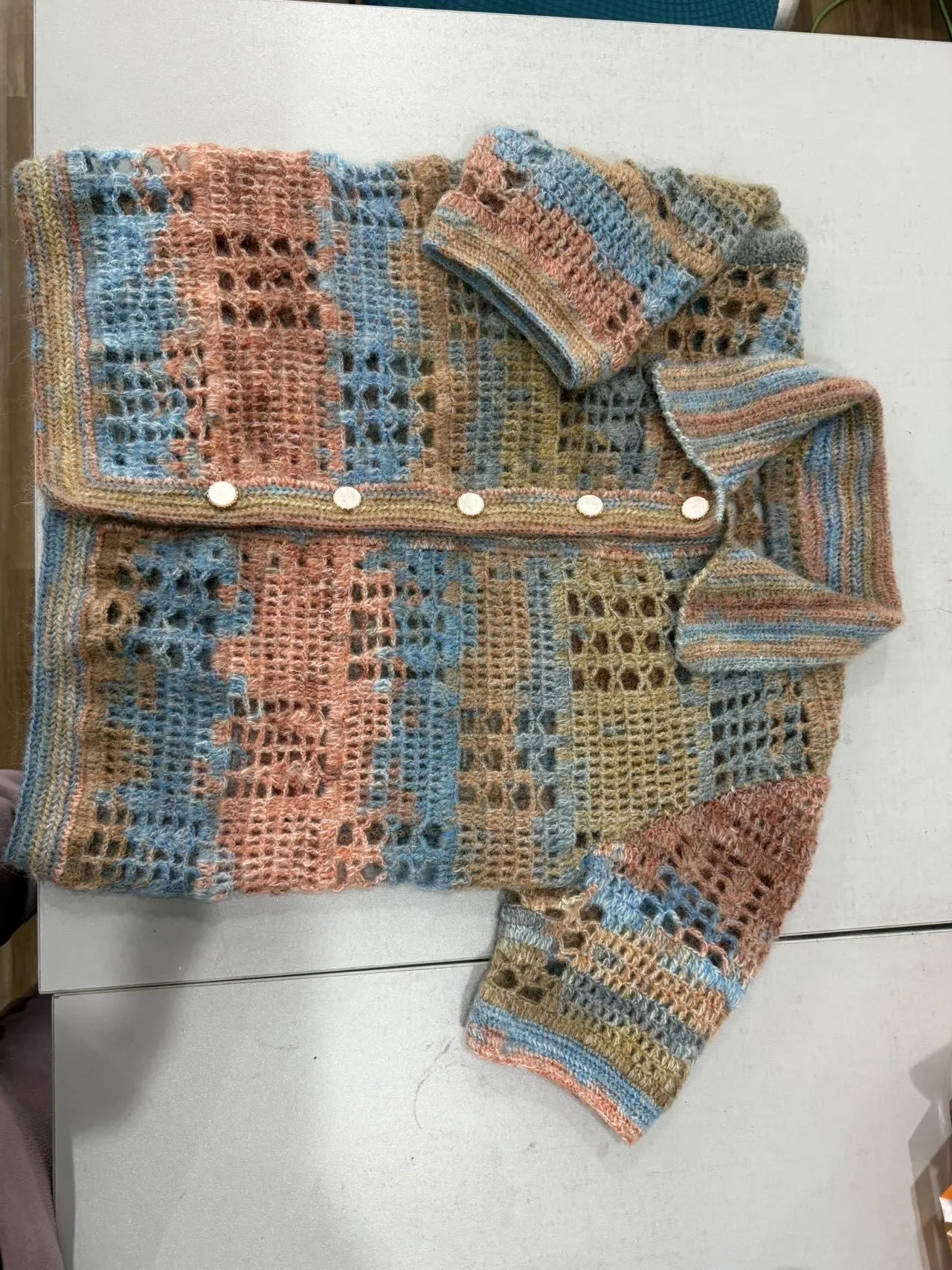自己改的配色，上身效果不错, a crochet project shared by 荷韵