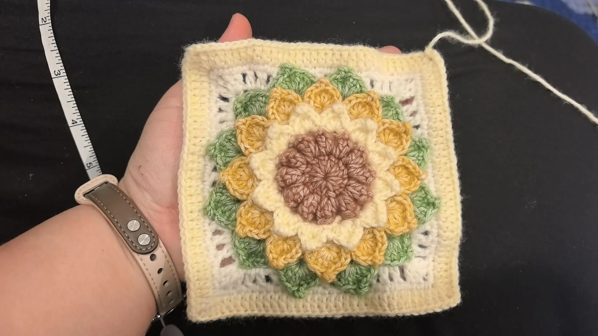 进度更新,花片不平整是手太松吗,怎么解决比较好呢, a crochet project shared by VV