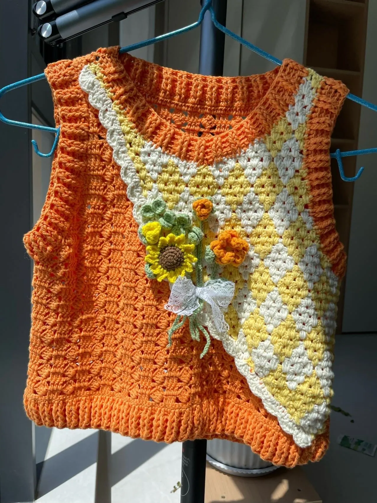 花束背心, a crochet project shared by 洒洒手工坊