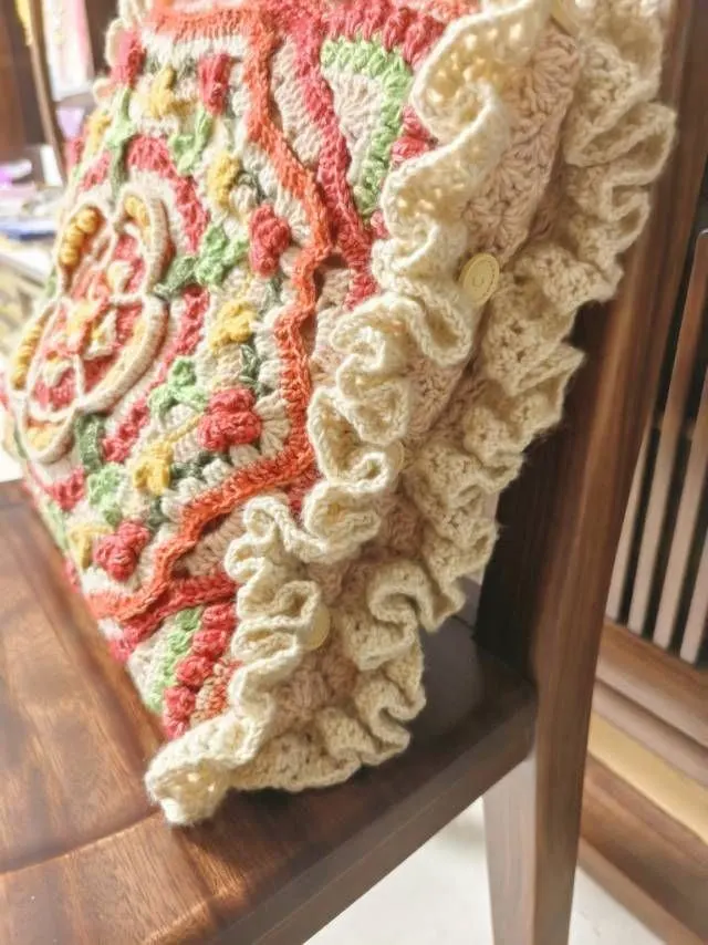 都铎玫瑰抱枕毯, a crochet project shared by 雁晰