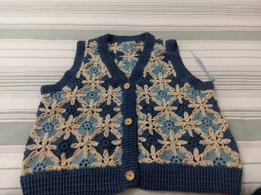 给长辈的马甲, a crochet project shared by 背心1