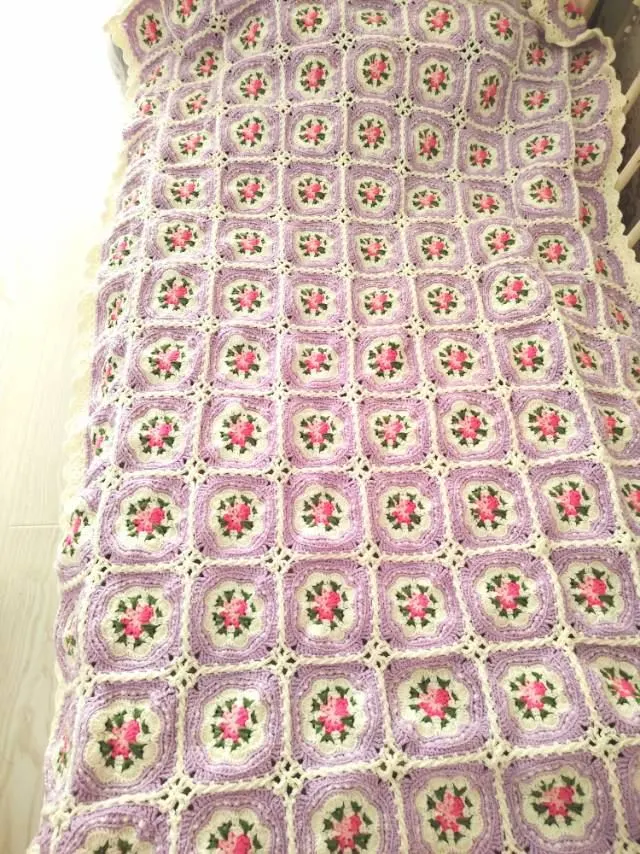 一个颜色蔷薇毯, a crochet project shared by 曼珠沙华