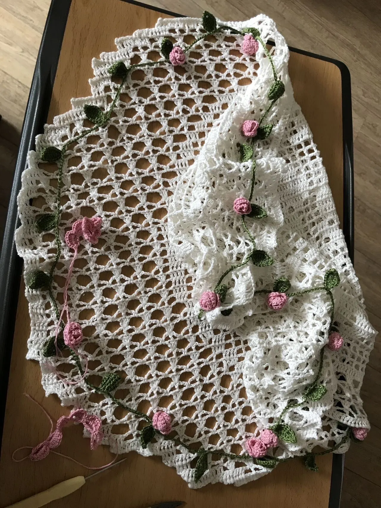 玫瑰蕾丝花垫, a crochet project shared by Amanda