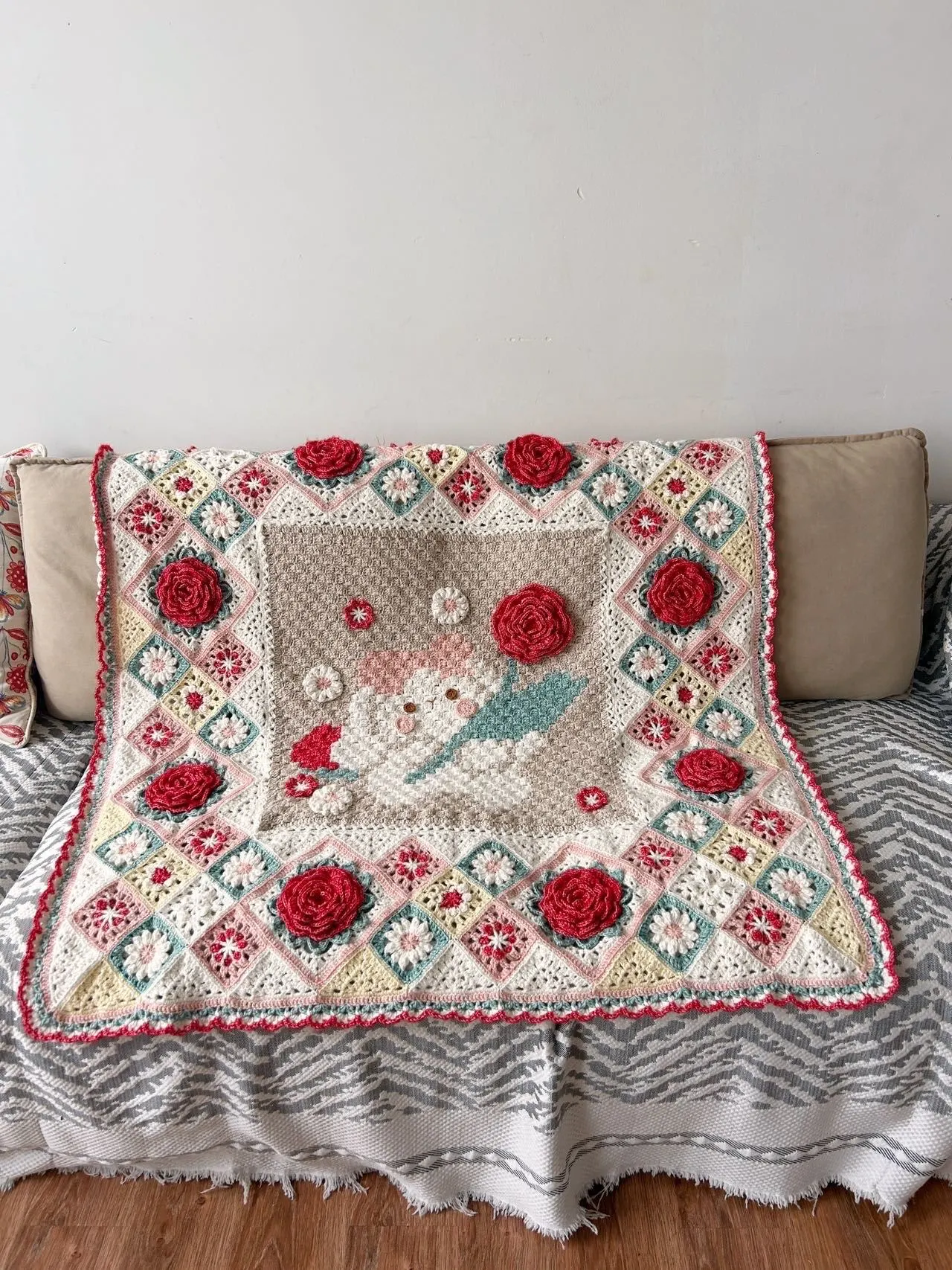 花田兔兔毯—蔷薇款, a crochet project shared by 砧板上的鱼头