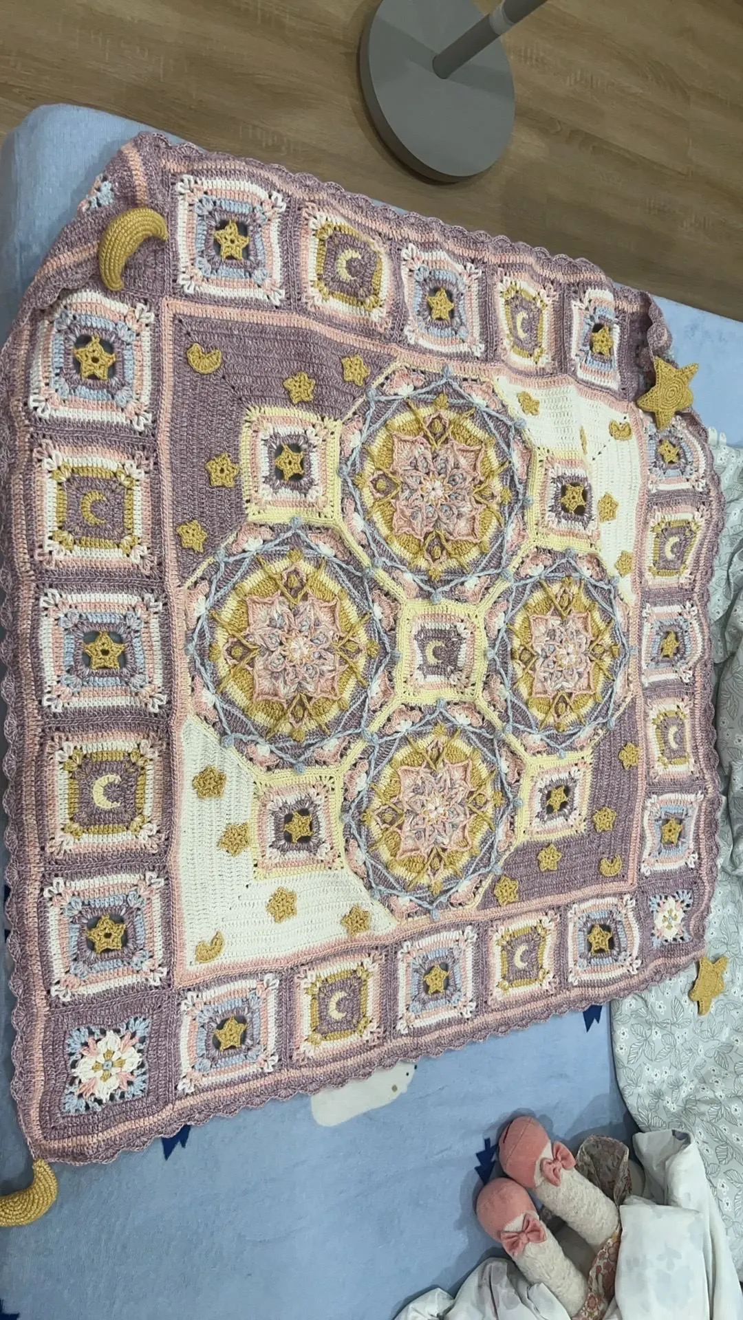 終於完成星月毯啦, a crochet project shared by 橘小彤