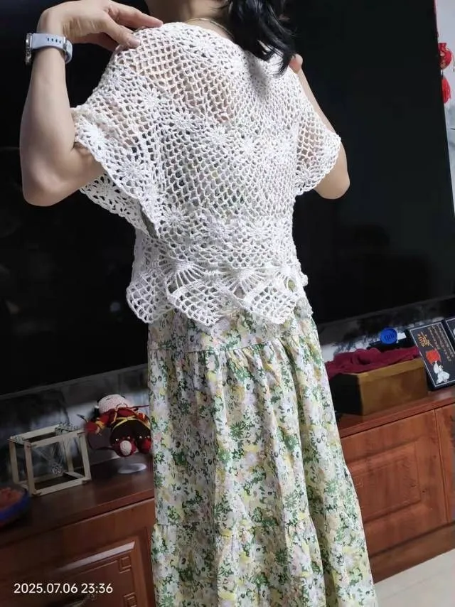 纯棉线团翩翩凤尾套头衫