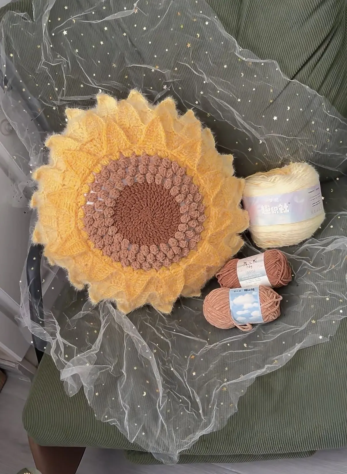 向日葵抱枕, a crochet project shared by 大大大大大露露