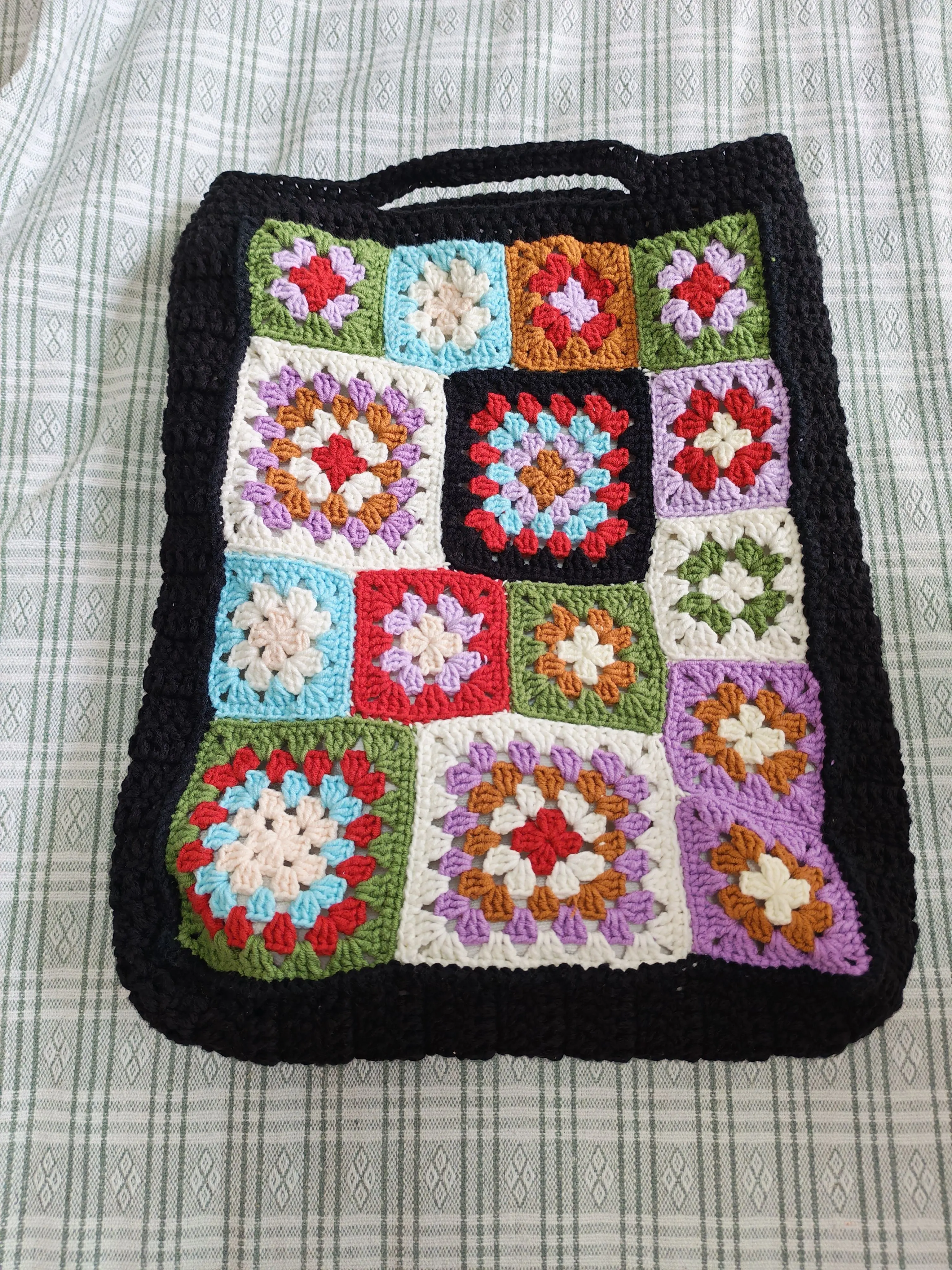 祖母格包包, a crochet project shared by 巧虎