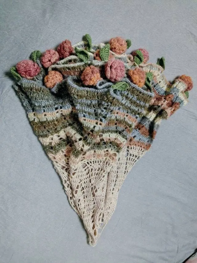 心意花束披肩, a crochet project shared by 小芸徐徐