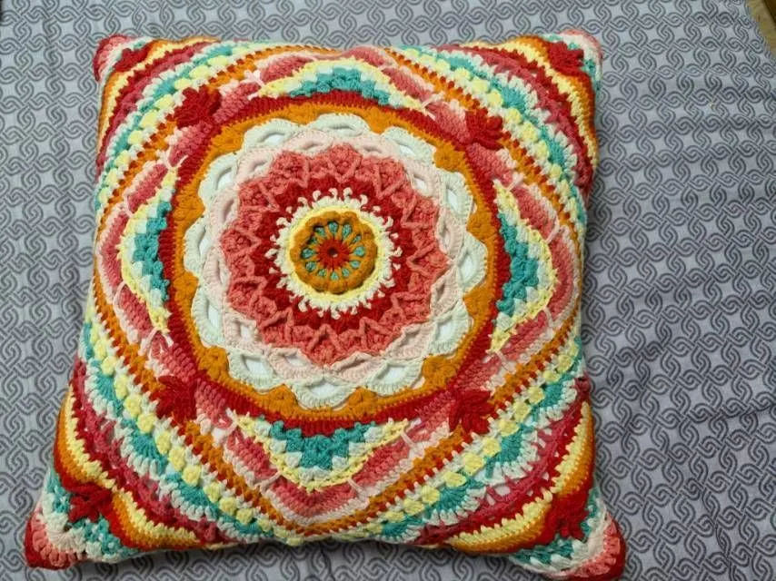 抱枕, a crochet project shared by 快乐自我呦
