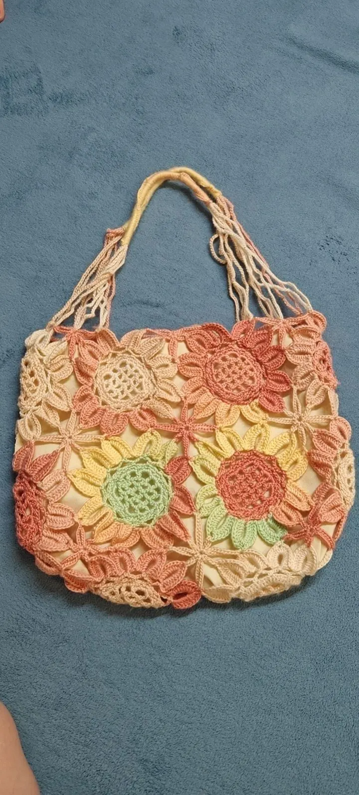 向日葵拼花包, a crochet project shared by Community maker