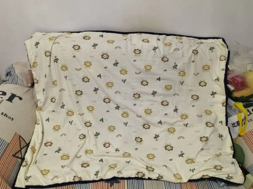 第二张毯子完成，这次加了内衬（棉布）, a crochet project shared by 金CY