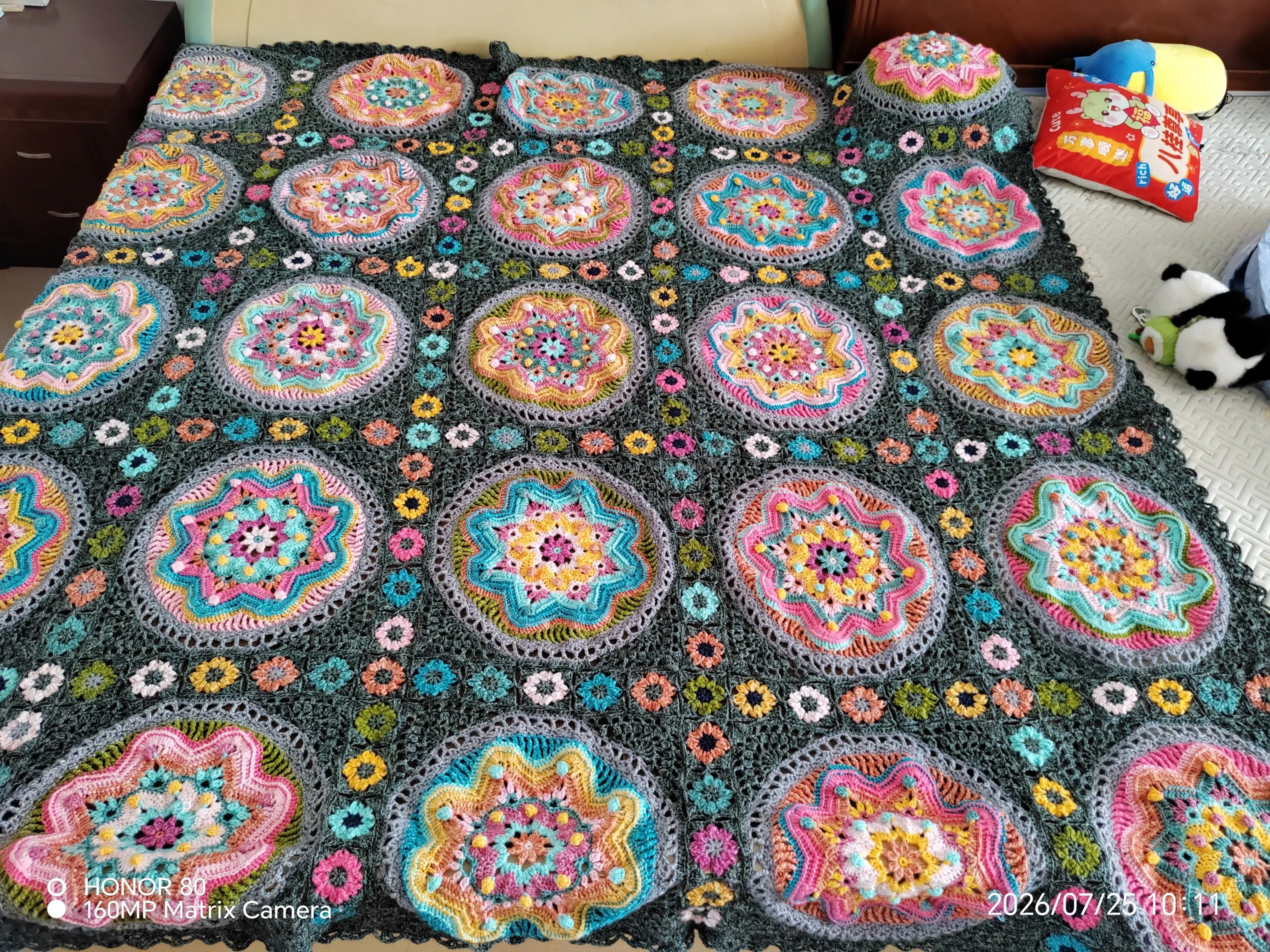 改成大毯子了, a crochet project shared by 卿