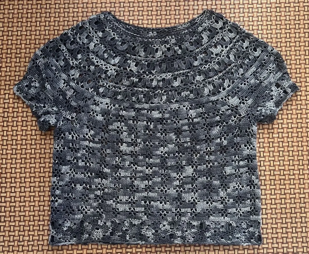 連环蕾絲上衣, a crochet project shared by 何老太