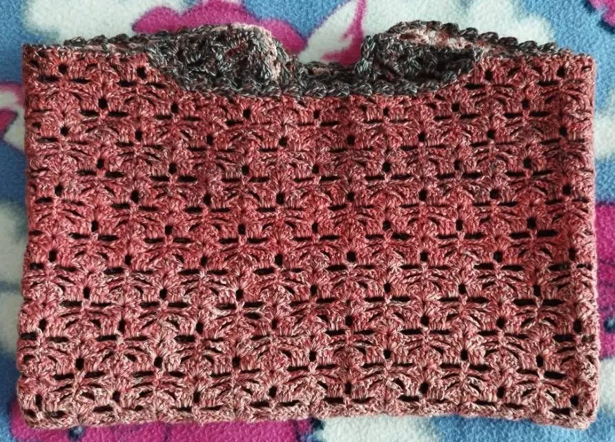 简单，钩了一件，一团线够用, a crochet project shared by 爱吃巧克力的兔子