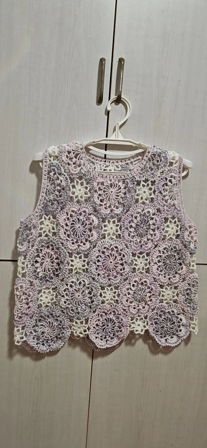 旷谷幽兰款烟雨拼花背心, a crochet project shared by 燕子灵儿