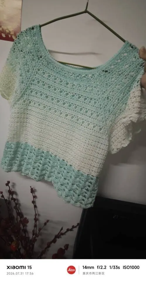 南汐短袖钩啦两天,线颜色没咋选好, a crochet project shared by 熹微
